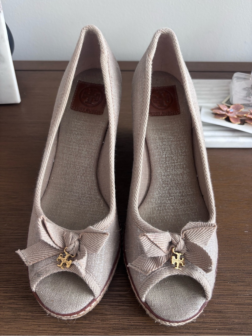 Tory Burch Neutral Beige Peep-Toe Bow Wedge Heels